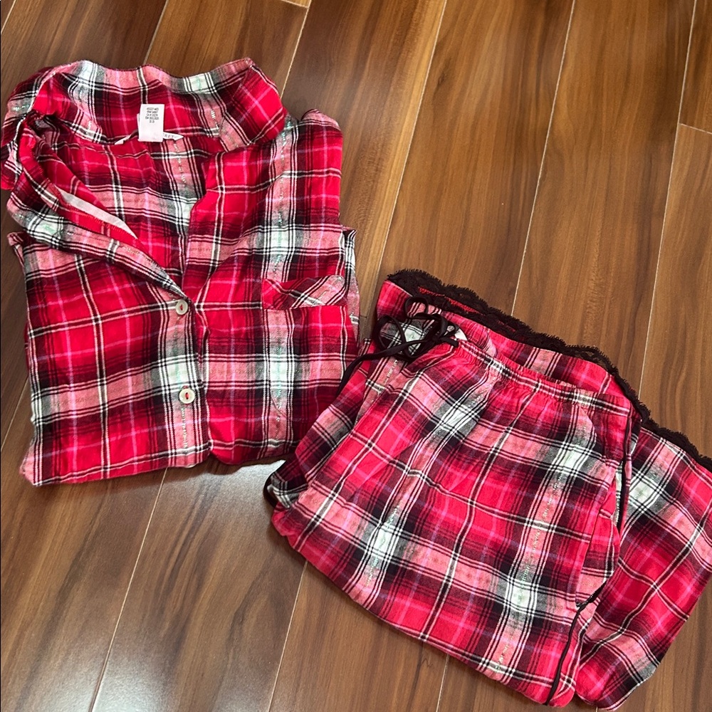 Medium / Large Victoria’s Secret pajama set